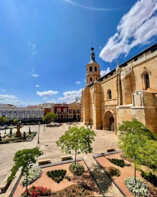 Valdepeñas Apartamento Plaza Espana מראה חיצוני תמונה