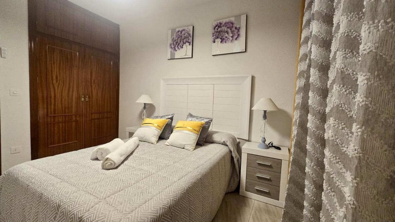 Valdepeñas Apartamento Plaza Espana מראה חיצוני תמונה
