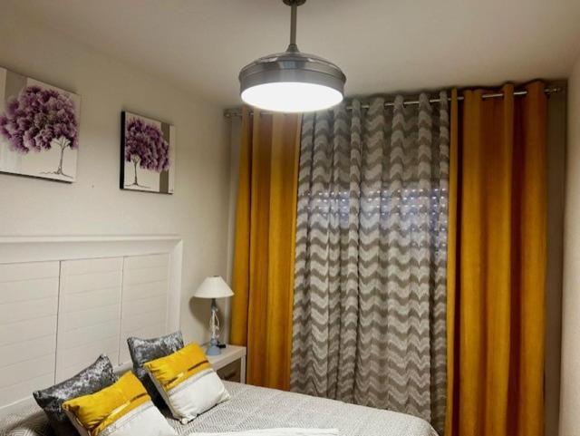 Valdepeñas Apartamento Plaza Espana מראה חיצוני תמונה