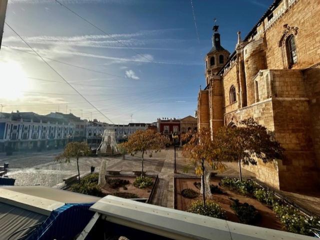 Valdepeñas Apartamento Plaza Espana מראה חיצוני תמונה