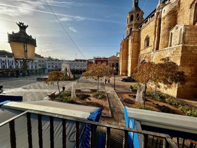 Valdepeñas Apartamento Plaza Espana מראה חיצוני תמונה
